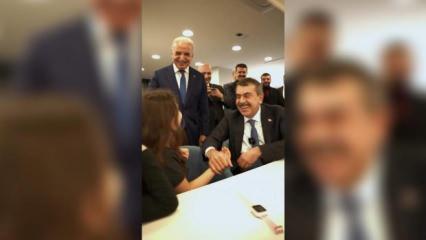 Küçük kızın sorusu, Bakan Yusuf Tekin'e kahkaha attırdı