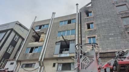 Beylikdüzü'nde iş merkezinde yangın