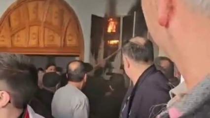 Panik anları: Cuma vakti camide yangın!