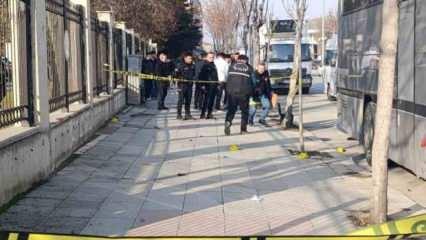 Dolmuş şoförleri birbirini bıçakladı: Yaralıların yardım bekledikleri anlar kamerada