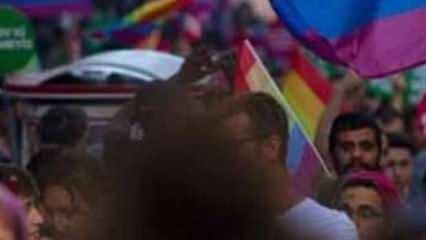 LGBT derneklerinin kapatılması için imza kampanyası