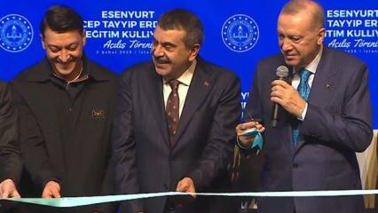 Başkan Erdoğan ve Mesut Özil arasında samimi anlar!