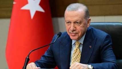 Başkan Erdoğan'dan Özgür Özel'e şiir tepkisi! 'Odasının bir köşesine asarsa isabetli olur'