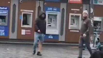 Eminönü'nde bir vatandaş başıboş sokak köpeklerinin saldırısına uğradı