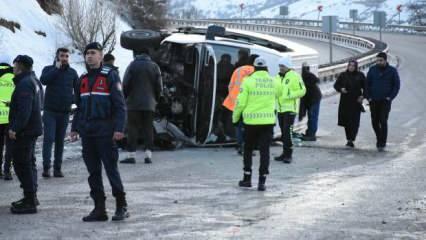 Malatya'da yolcu minibüsü devrildi! Çok sayıda yaralı