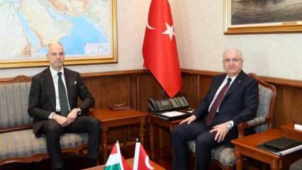 Milli Savunma Bakanı Güler, Macaristanlı mevkidaşı ile bir araya geldi