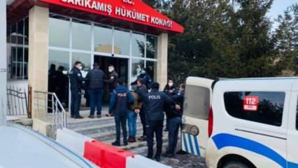 Kars'ta korkunç olay! Hırsızlık için girdikleri evdeki çifti bıçakladılar