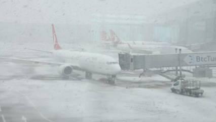 İstanbul Havalimanı'nda yoğun kar yağışı