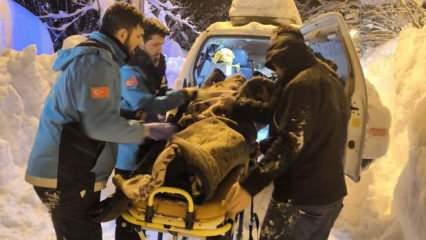 Kastamonu'da kar nedeniyle mahsur kalan hasta, hastaneye ulaştırıldı
