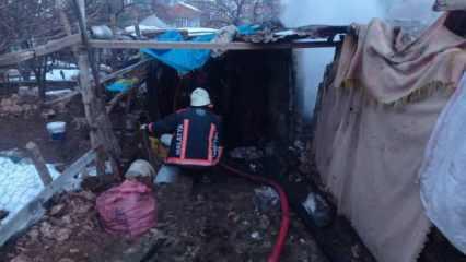 Malatya'da kahreden g&ouml;r&uuml;nt&uuml;: 25 k&uuml;&ccedil;&uuml;kbaş hayvan yanarak telef oldu