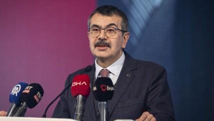 Özgür Özel cumhurbaşkanı adayını ilan etti! Bakan Tekin: Şaşkınlıkla izliyoruz