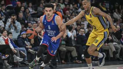 Anadolu Efes'ten EuroLeague'de farklı galibiyet!