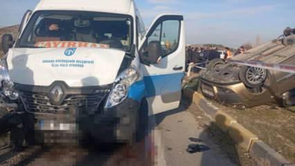 Ankara'da öğrenci servisi ile hafif ticari araç çarpıştı