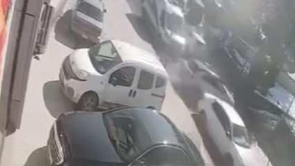 Arnavutköy'de kayan araç park halindeki otomobillere çarptı