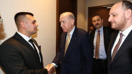 Cumhurbaşkanı Erdoğan, Burdurlu adaşına parti rozeti taktı