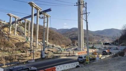 Facia gibi kaza kamerada: Güney Kore'de otoyol çöktü