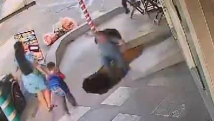 Kaldırım çöktü yaya içine düştü!