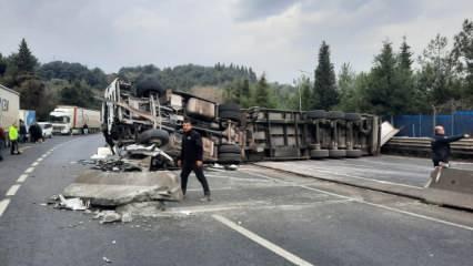 Kocaeli'de tır devrildi! Uzun araç kuyrukları oluştu