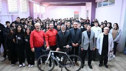 Konya Büyükşehir öğrencileri bisikletin efsaneleriyle buluşturuyor