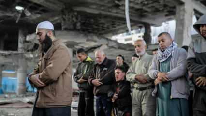 El-Huda Camii hasar görümüştü! Ramazan'ın ilk cuma namazı kılındı