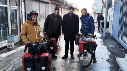 Binlerce kilometre pedal çevirdiler! Şimdiki hedef: Kazakistan