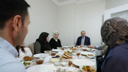 Cumhurbaşkanı Erdoğan, bir vatandaşın evinde iftar yaptı