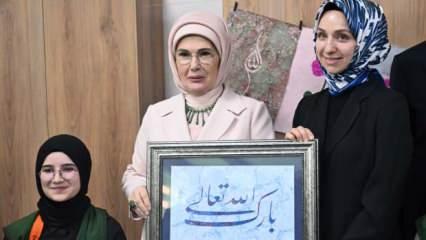 Emine Erdoğan: Neslimizi bağımlılıklara karşı korumak, ülke bekasını korumaktır