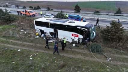 Yunanistan'dan gelen yolcu otobüsü Çanakkale'de kaza yaptı