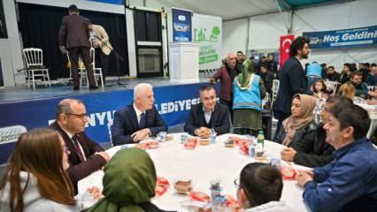 Vali Gül, iftarını Esenyurt'ta vatandaşlarla yaptı