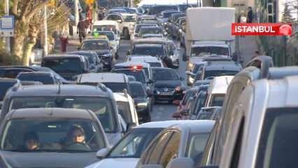 Bakırköy'de bitmeyen yol çalışması vatandaşı isyan ettirdi