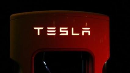 Tesla hisseleri düştü, Trump'tan destek gecikmedi