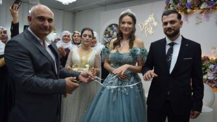 Antalya'da tanışan Baver ile Alman Malena, Batman'da nişanlandı