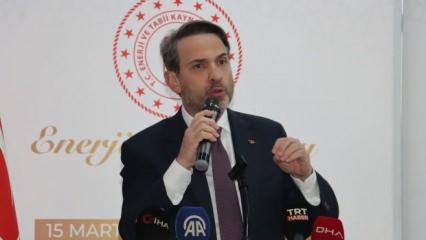 Bayraktar duyurdu! Türk petrol ve doğal gazında yeni sayfa! İmzalar atıldı