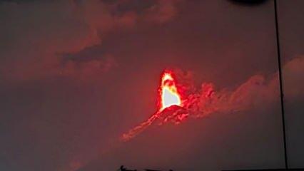 Guatemala'daki Fuego Yanardağı’nda patlama meydana geldi