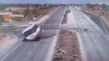 Motosiklete çarpmamak için 37 kişiyi hastanelik etti