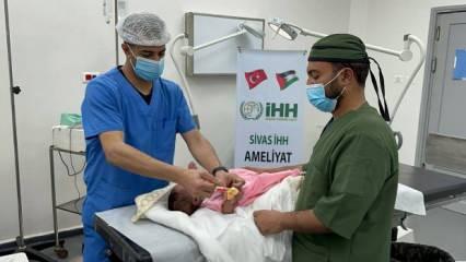 Türk doktorlardan Gazzeli yaralılara ameliyat desteği