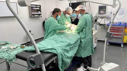 Türk doktorlardan Gazzeli yaralılara ameliyat desteği