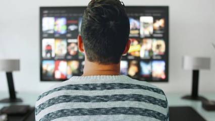 Uzun süre televizyon izleyenler dikkat! 2 saat veya daha fazla başında kalırsanız...