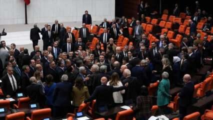 Meclis'te kavga çıktı emekli ikramiyesi unutuldu