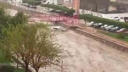  Şiddetli yağış ve fırtına sele yol açtı... İspanya’yı sel götürdü!