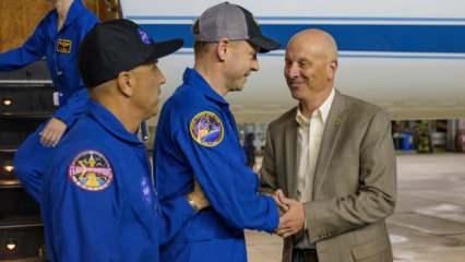 Uzayda mahsur kalmışlardı... NASA astronotları dünyaya döndü!