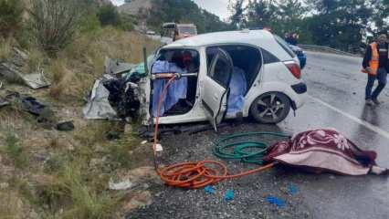 Antalya'da feci kaza: Aynı aileden 2 ölü