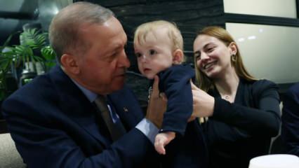 Erdoğan'dan kafeye sürpriz ziyaret: Vatandaşlarla bir araya geldi!
