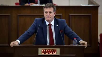 KKTC'de okula alınmayan başörtülü öğrenci Bakan Arıklı'yı çılgına çevirdi