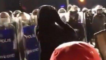 Provokatörler Saraçhane'de namazla dalga geçti: Polis gazla müdahale etti