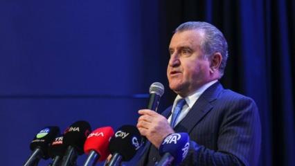 Bakan Bak, Avrupa'dan 29 madalya ile dönen sporcuları tebrik etti