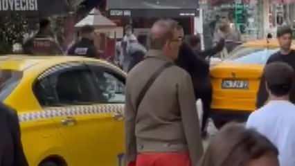 Kadıköy’de taksici ile esnaf arasında kavga! Bıçak çekti, camını kırdı