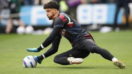 Altay Bayındır'a Premier Lig'deki ilk maçında büyük şok!