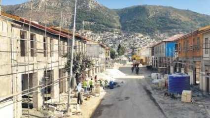Deprem bölgesinde dükkânlar hak sahiplerine veriliyor
