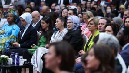 Emine Erdoğan'dan insanlık için çağrı: Çatışma ve savaşı kaldıracak mecali kalmamıştır!